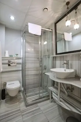 Deluxe Büyük Yataklı Tek Kişilik Oda