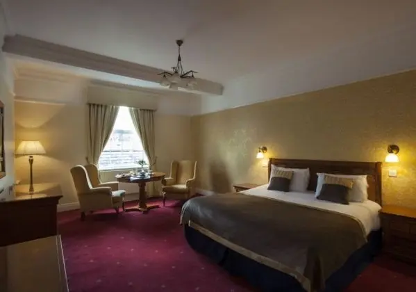 Classic Tek Büyük Yataklı Oda