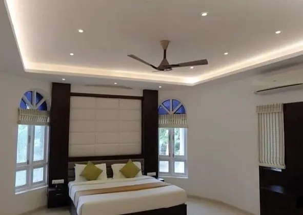 Luxury Tek Büyük Yataklı Oda