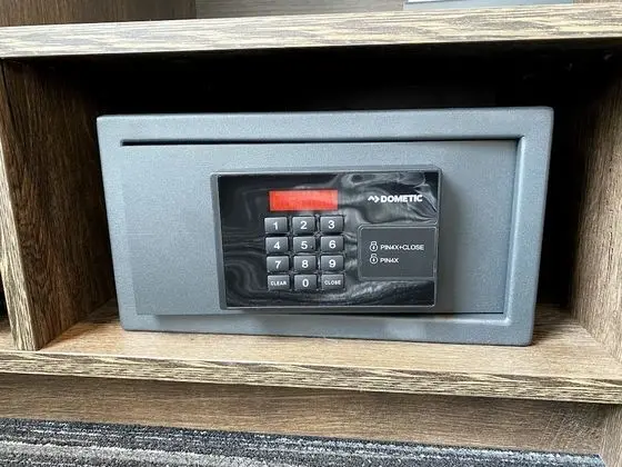 İki Ayrı Yataklı Oda, Sigara İçilmez