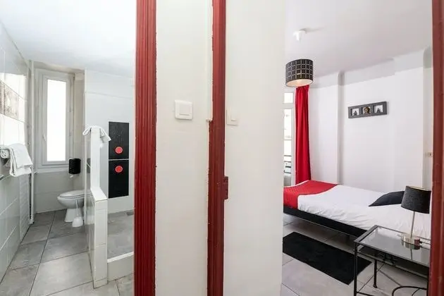 Standard Tek Büyük Yataklı Oda