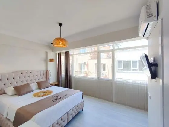 Deluxe Room with Balcony, Kısmi Deniz Manzaralı, Balkonlu