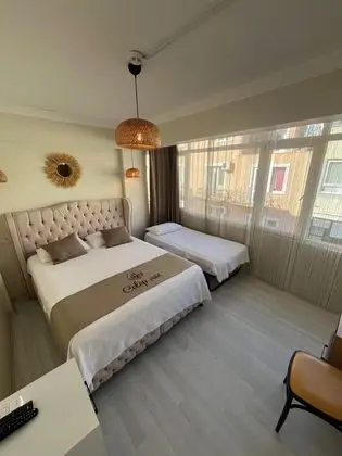 Deluxe Room with Balcony, Kısmi Deniz Manzaralı, Balkonlu