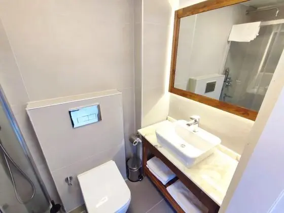 Standart Oda, Kısmi Deniz Manzaralı, Balkonlu