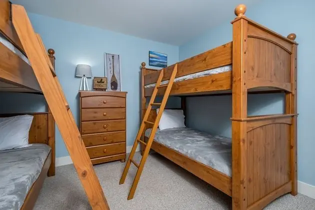 Ev, Birden Çok Yatak, Sıcak Su Havuzu