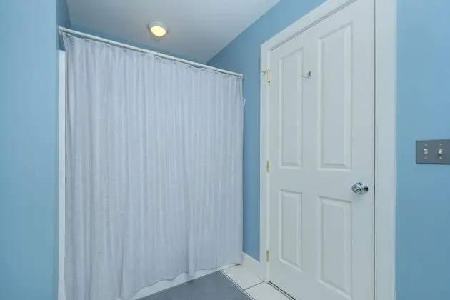 Ev, Birden Çok Yatak, Sıcak Su Havuzu