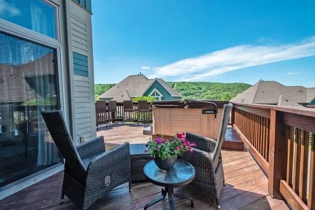 Ev, Birden Çok Yatak, Sıcak Su Havuzu