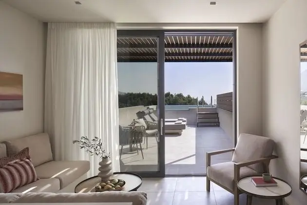 Junior Stüdyo Süit, Kişiye Özel Havuzlu, Deniz Manzaralı (Cozy Pool)