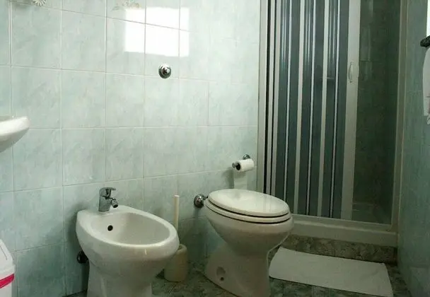 Üç Kişilik Oda, Birden Çok Yatak, Sigara İçilmez
