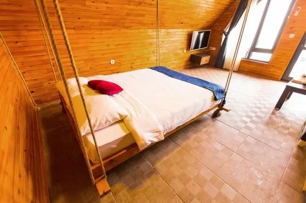 Bungalow, Kara ve Havuz Manzaralı, Havuzlu