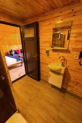Bungalow, Kara ve Havuz Manzaralı, Havuzlu