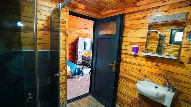 Bungalow, Kara ve Havuz Manzaralı, Havuzlu