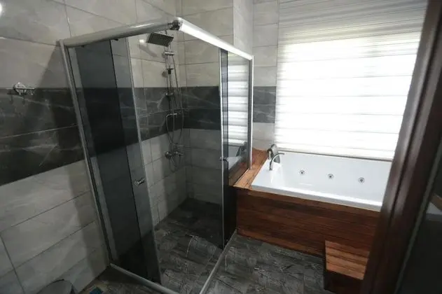 Villa, Havuz Manzaralı, Jakuzili ve Teraslı