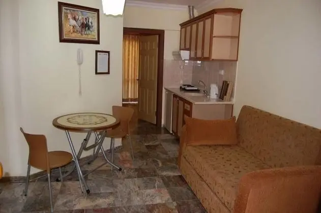 Standard Apart Daire, Koy Manzaralı