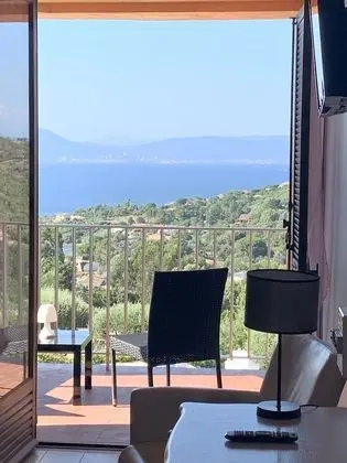 Tek Büyük veya İki Ayrı Yataklı Oda, Banyolu/Duşlu