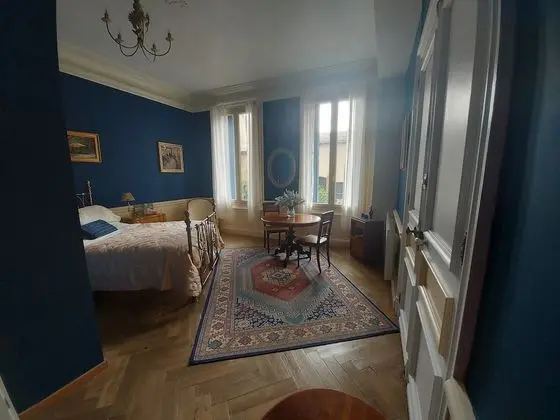 Traditional Tek Büyük Yataklı Oda
