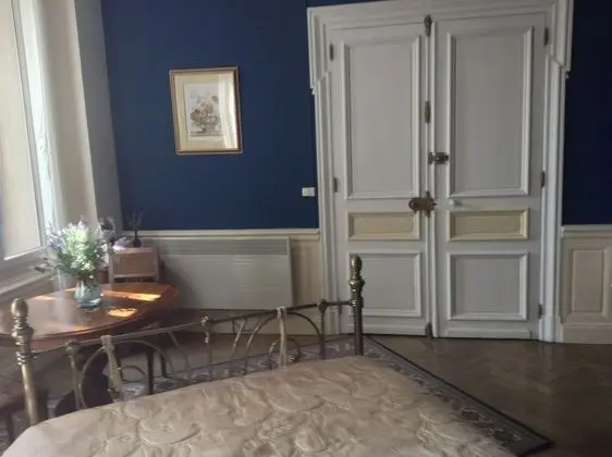 Traditional Tek Büyük Yataklı Oda