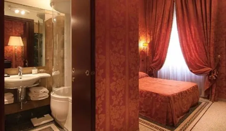 Tek Büyük veya İki Ayrı Yataklı Oda, Sıcak Su Küveti