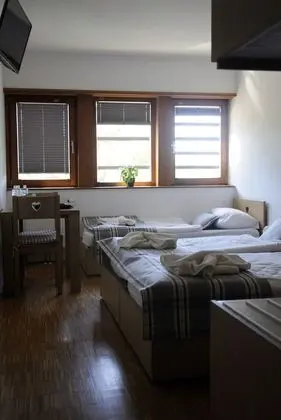 Basic Üç Kişilik Oda
