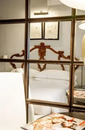 Büyük Yataklı Tek Kişilik Oda