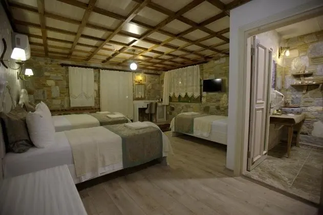 Aile Odası, Bahçe Manzaralı, Balkonlu