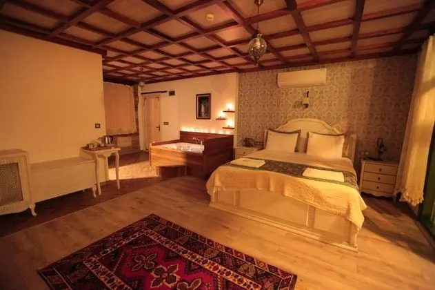 Jakuzili Balayı Odası, Şehir Manzaralı, Jakuzili
