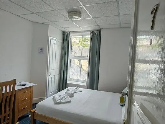 Tek Büyük Yataklı Oda, Banyolu/Duşlu (Rear View)