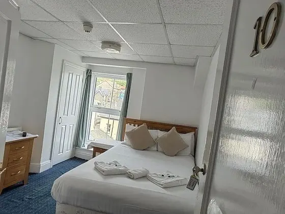 Tek Büyük Yataklı Oda, Banyolu/Duşlu (Rear View)