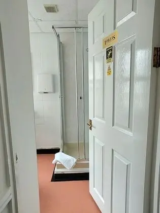 Tek Büyük Yataklı Oda, Banyolu/Duşlu (Rear View)