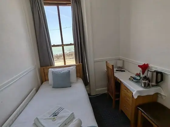 Tek Kişilik Oda, Ortak Banyo, Deniz Manzaralı
