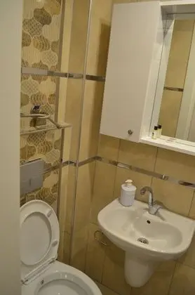 Standard Studio, 3 Twin Beds