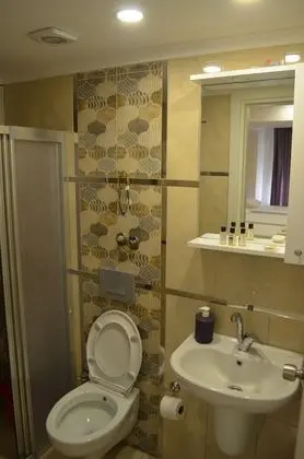 Standard Studio, 3 Twin Beds