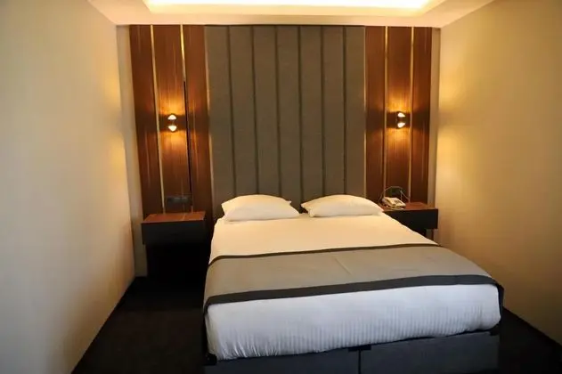 Standart Oda, Şehir Manzaralı
