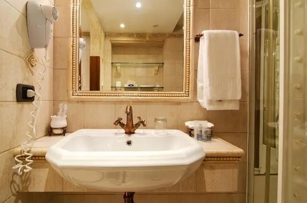 Tek Büyük veya İki Ayrı Yataklı Oda