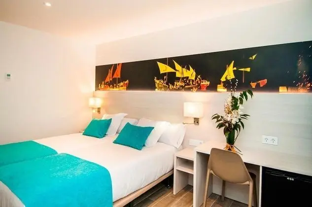 Büyük Yataklı Tek Kişilik Oda