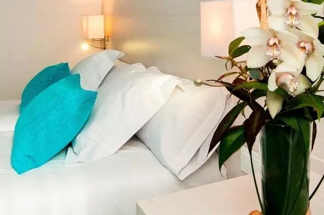 Büyük Yataklı Tek Kişilik Oda