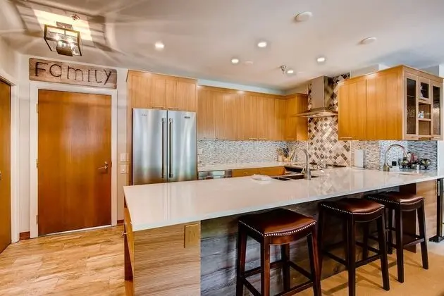 Apart Daire, Birden Çok Yatak (Centennial 1 Bedroom  Condo Unit No. )