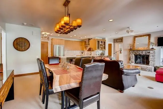 Apart Daire, Birden Çok Yatak (Centennial 1 Bedroom  Condo Unit No. )
