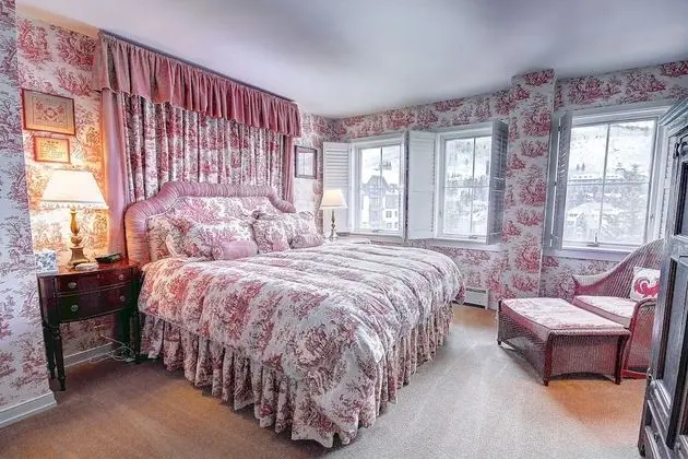 Apart Daire (Centennial 1 Bedroom Condo Unit No. 1)