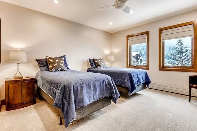 Apart Daire (Centennial 1 Bedroom Condo Unit No. 1)