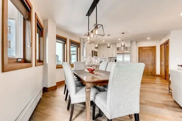 Apart Daire (Centennial 1 Bedroom Condo Unit No. 1)