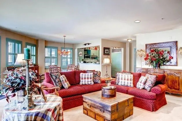 Apart Daire (Centennial 1 Bedroom Condo Unit No. 1)