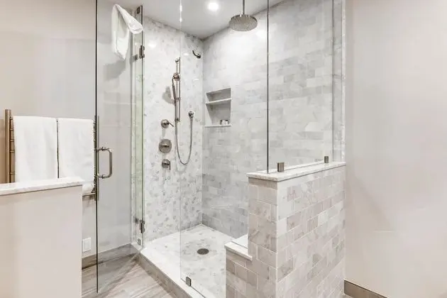 Apart Daire (Centennial 1 Bedroom Condo Unit No. 1)