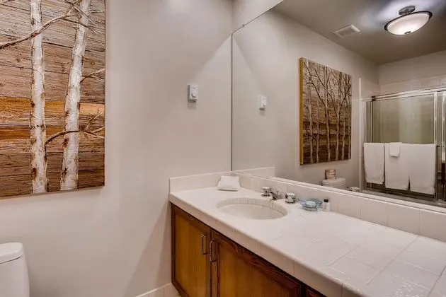 Daire, Birden Çok Yatak (Centennial 2 Bedroom Condo Unit  11)