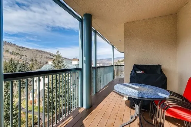 Apart Daire, Birden Çok Yatak (Centennial 2 Bedroom Condo unit no. 1)
