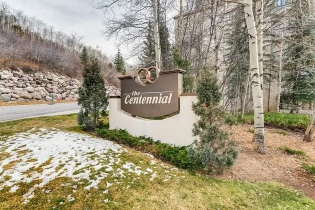 Apart Daire, Birden Çok Yatak (Centennial 2 Bedroom Condo unit no. 1)