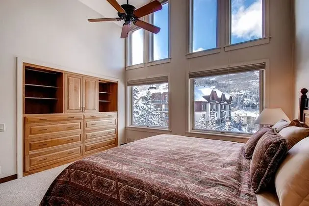 Daire, Birden Çok Yatak (Centennial 2 Bedroom Condo unit no. 1)