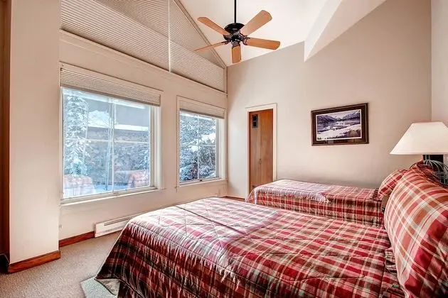 Daire, Birden Çok Yatak (Centennial 2 Bedroom Condo unit no. 1)