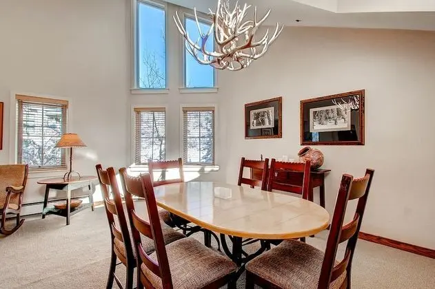 Daire, Birden Çok Yatak (Centennial 2 Bedroom Condo unit no. 1)