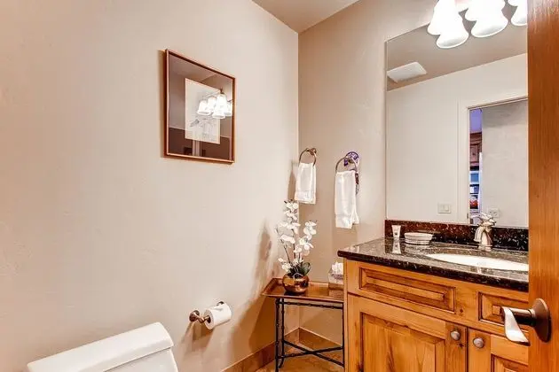Daire, Birden Çok Yatak (Centennial 2 Bedroom Condo unit no. 1)